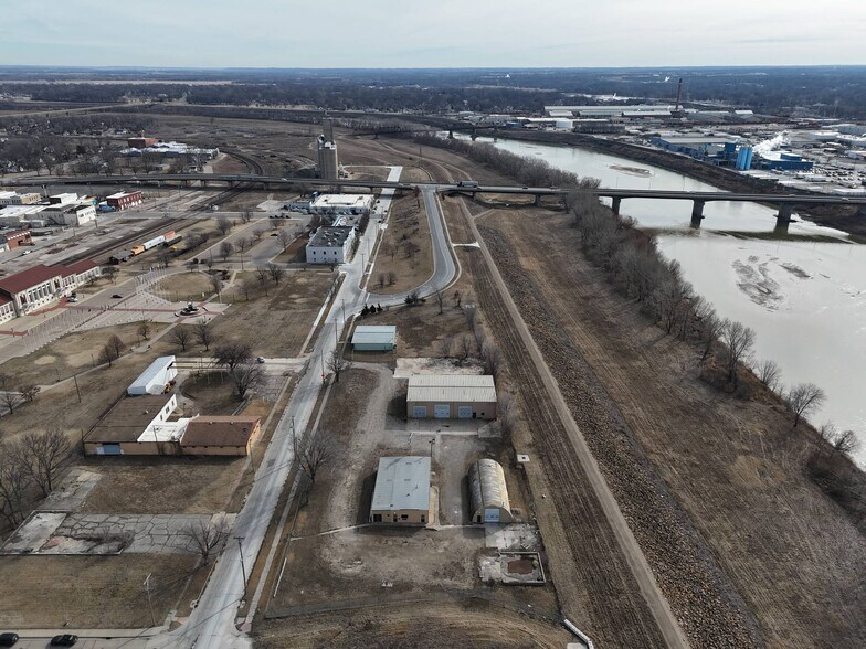 More Photos Of 225 NW Curtis St, Topeka Land For Sale