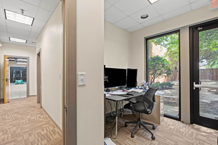 More Photos Of 500 Saint Michael St, Mobile Office For Lease