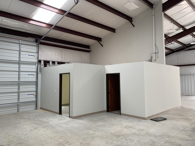 More Photos Of 7940 Rodeo Trl, Mansfield Unknown For Lease