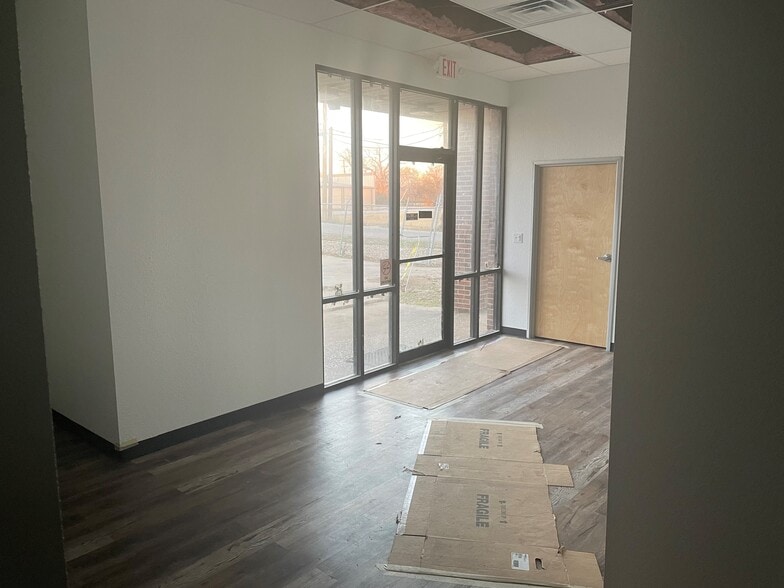 More Photos Of 11320 Mosier Valley Rd, Fort Worth Warehouse For Lease