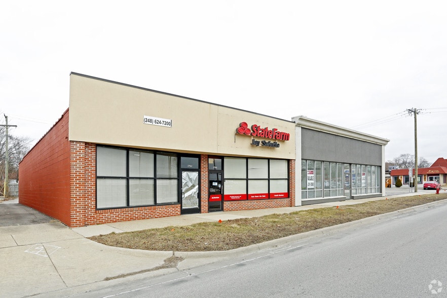 More Photos Of 27510-27512 W 8 Mile Rd, Farmington Hills General Retail For Sale