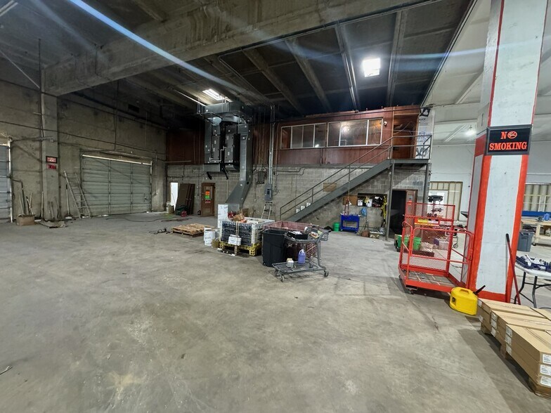 More Photos Of E Harper St, Poplar Bluff Warehouse For Lease