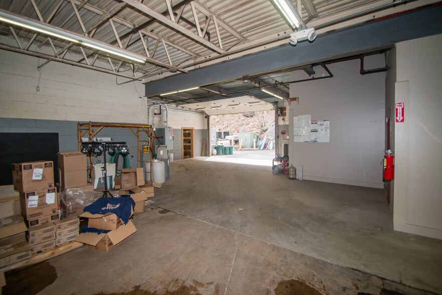 More Photos Of 137 Ethan Allen Hwy, Ridgefield Manufacturing For Sale