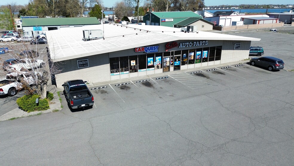 Primary Photo Of 950 W Columbia Dr, Kennewick Freestanding For Lease