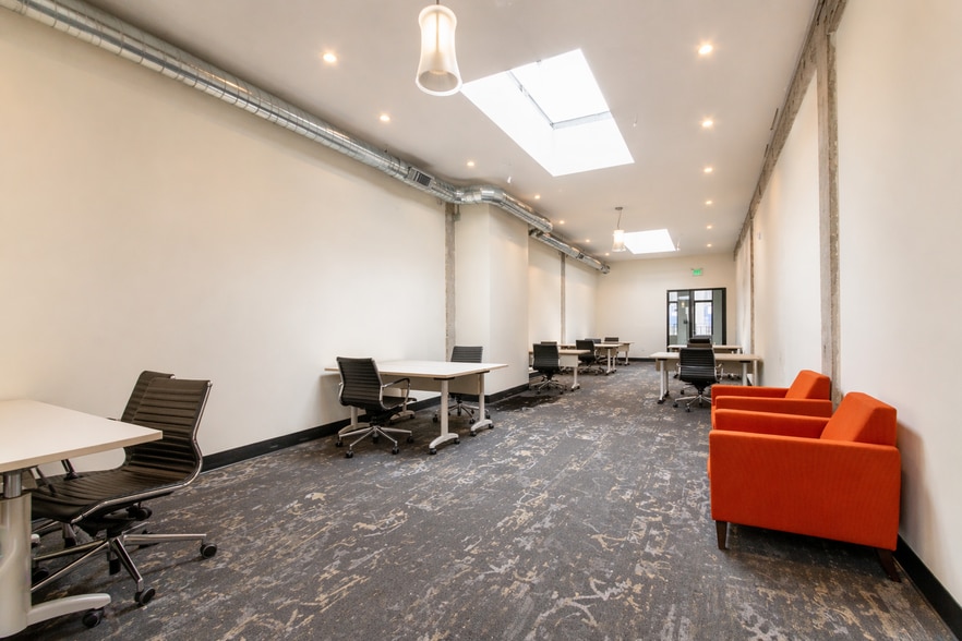 More Photos Of 642 Washington St, San Francisco Storefront Retail Residential For Lease
