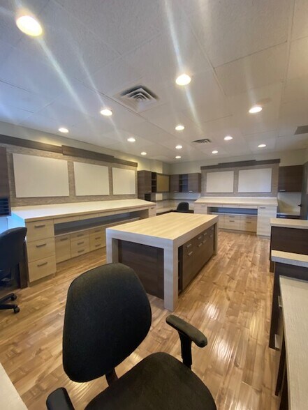 More Photos Of 8420 South Ave, Youngstown Manufacturing For Sale