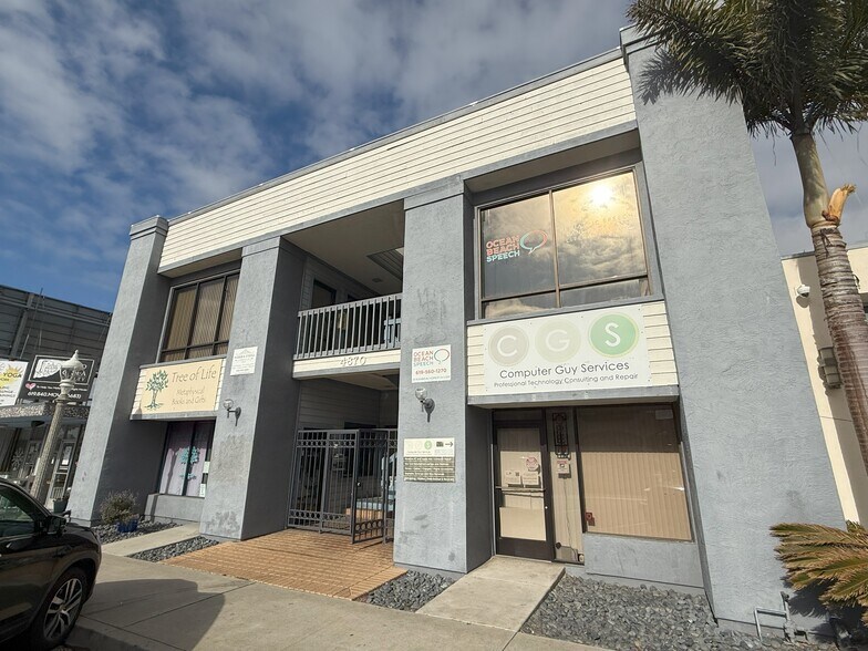 More Photos Of 4870 Santa Monica Ave, San Diego Office Residential For Lease