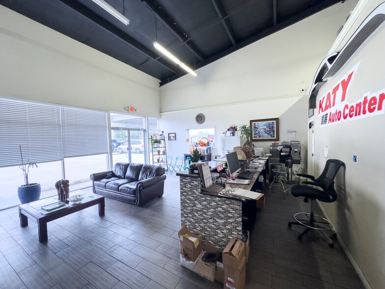 More Photos Of 17306 Alief Clodine Rd, Richmond Auto Repair For Sale