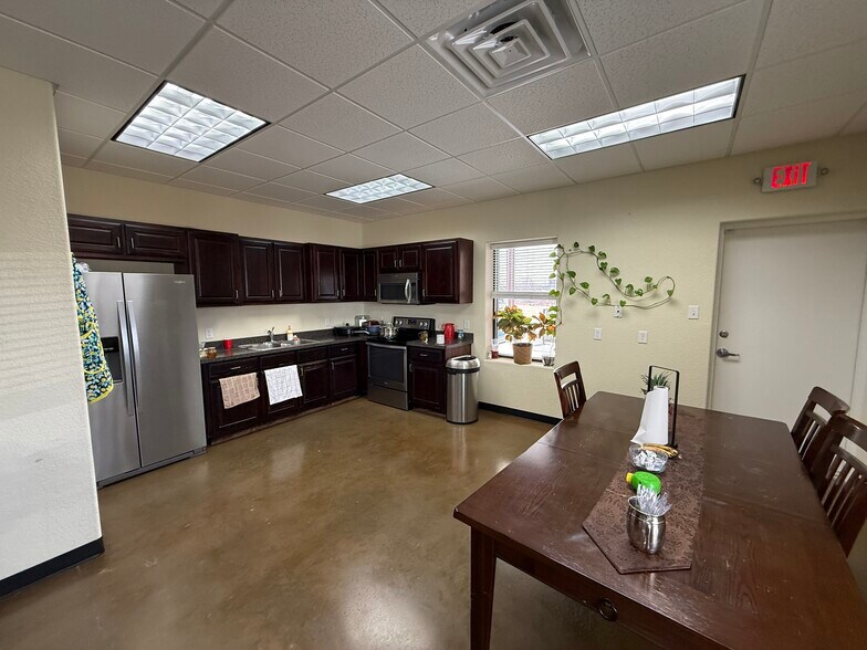 More Photos Of 1207 NW Mustang Dr, Andrews Warehouse For Sale