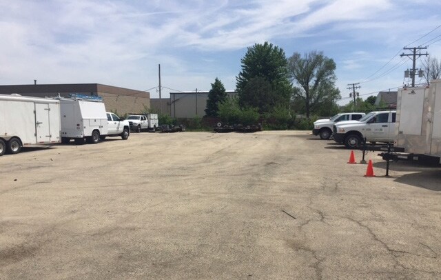 More Photos Of 1334 Enterprise Dr, Romeoville Warehouse For Lease