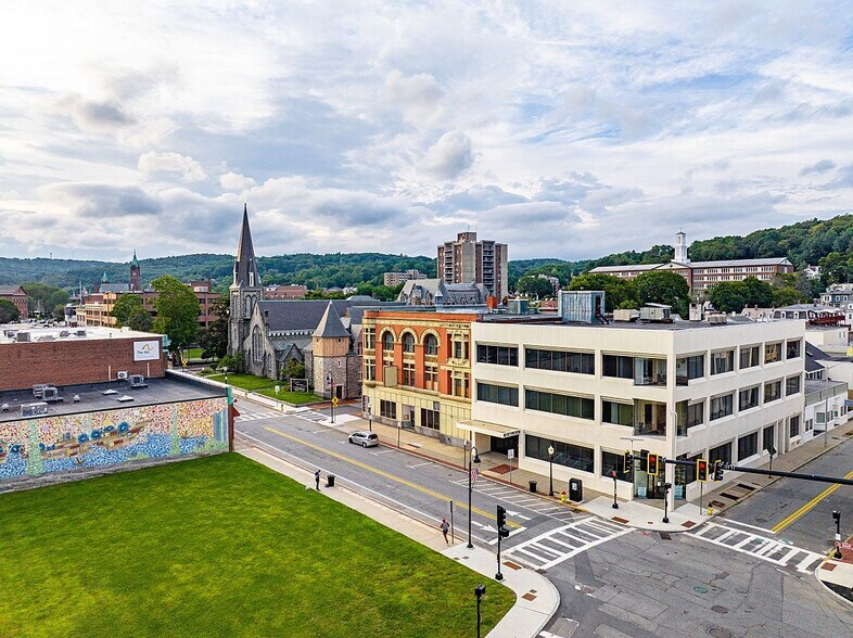More Photos Of 515 Main St, Fitchburg Office For Lease