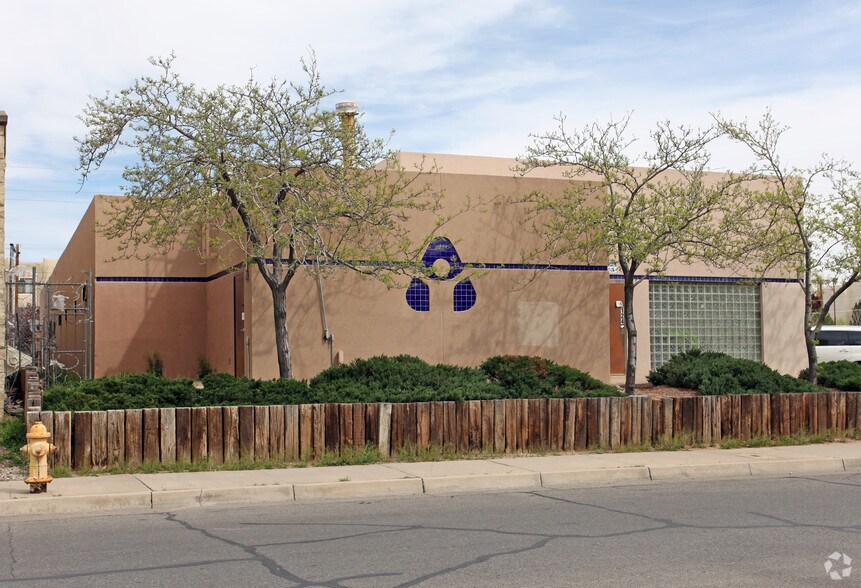 More Photos Of 124 Alvarado Dr SE, Albuquerque Medical For Sale