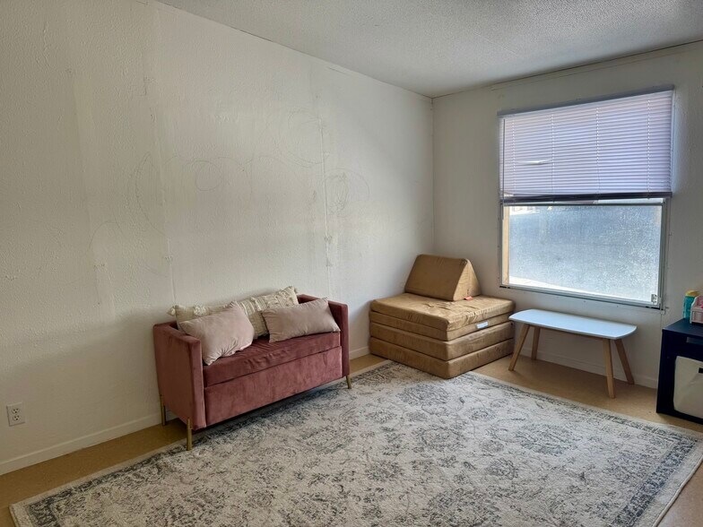 More Photos Of 3001 E Highway 199, Springtown Flex For Lease