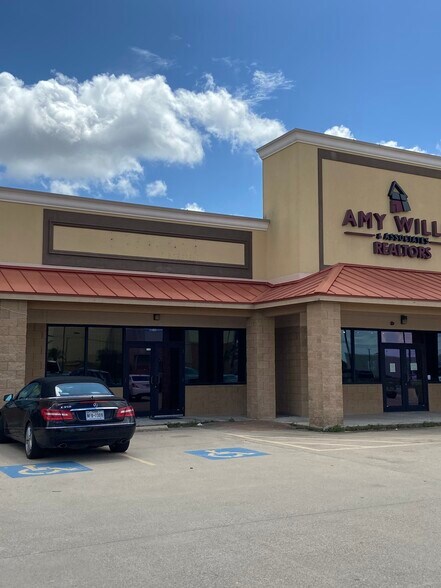 More Photos Of 7602 S Staples St, Corpus Christi Storefront Retail Office For Sale