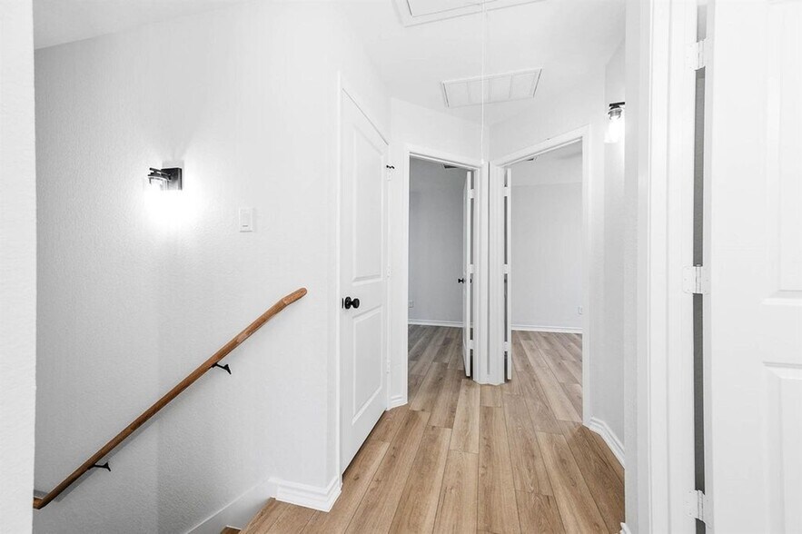 More Photos Of 2024 Hampton st, Houston Multifamily For Sale