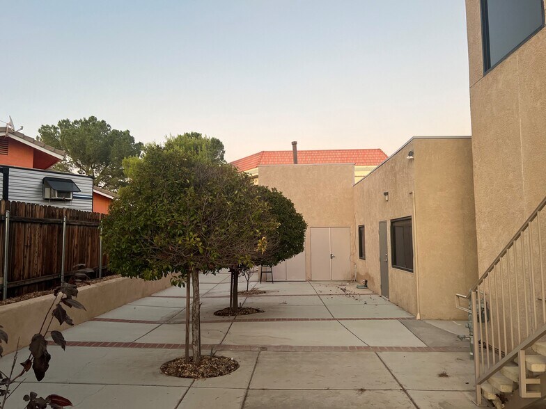 More Photos Of 18270 Siskiyou Rd, Apple Valley Medical For Sale