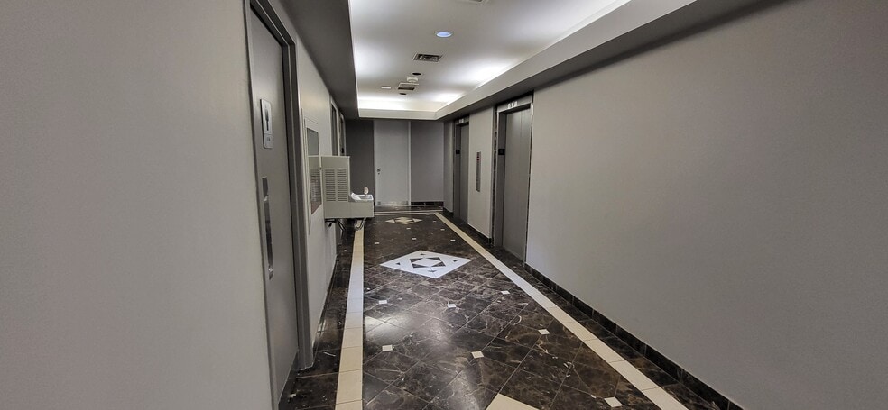 More Photos Of 920 Yonge St, Toronto Office Residential For Sale