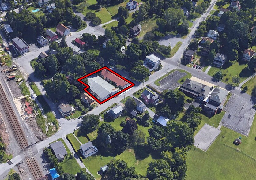 More Photos Of 506 River Rd, Staatsburg Storefront Retail Office For Sale