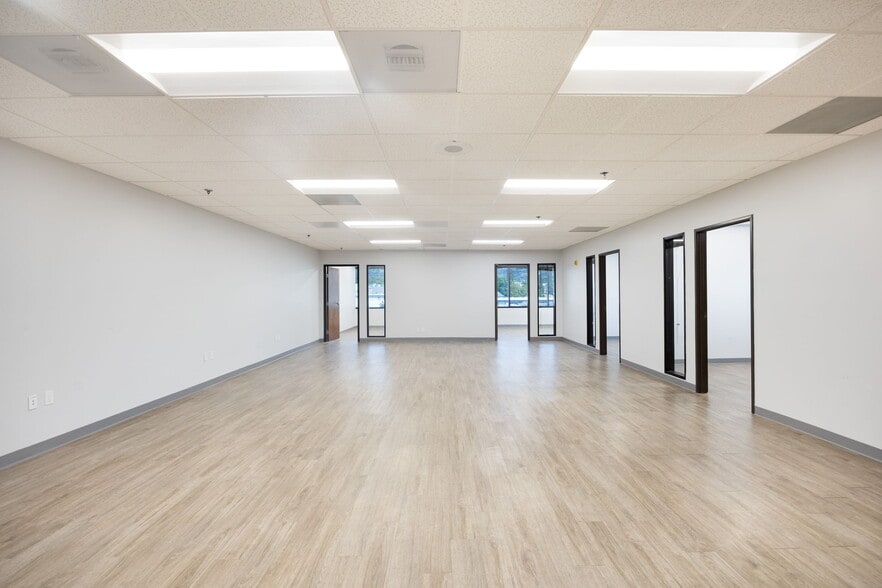 More Photos Of 601 S Glenoaks Blvd, Burbank Office For Lease