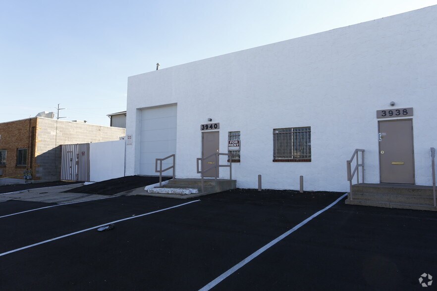 More Photos Of 3936-3940 Niagara St, Denver Light Distribution For Lease