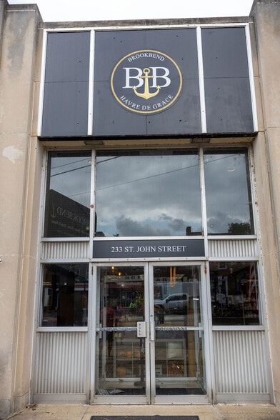 More Photos Of 233 St John St, Havre De Grace Bank For Lease