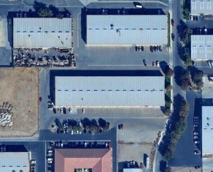 More Photos Of 528 Noble St, Madera Warehouse For Lease