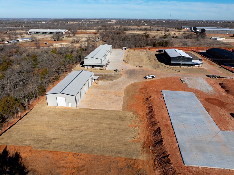 More Photos Of 625 Koloa Ave, Edmond Warehouse For Sale