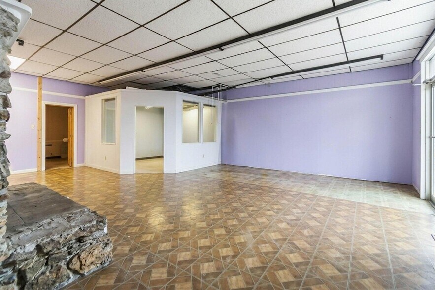 More Photos Of 4821 S Highway 27, Somerset Office For Sale