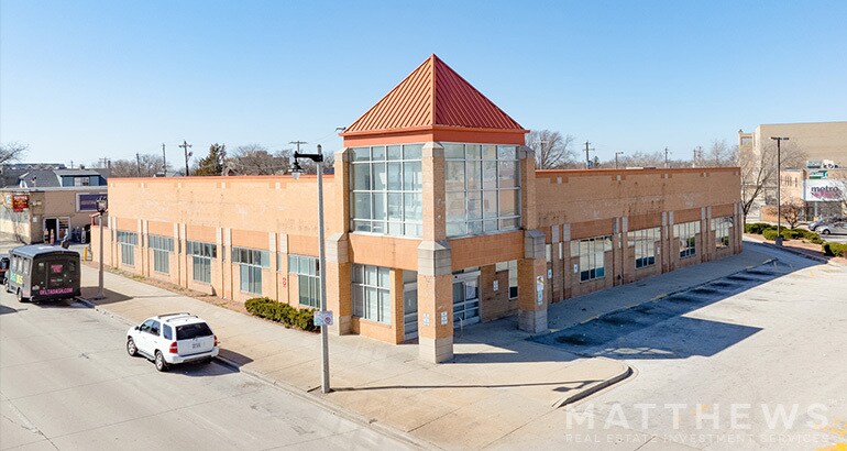 More Photos Of 2222 W Capitol Dr, Milwaukee Convenience Store For Sale
