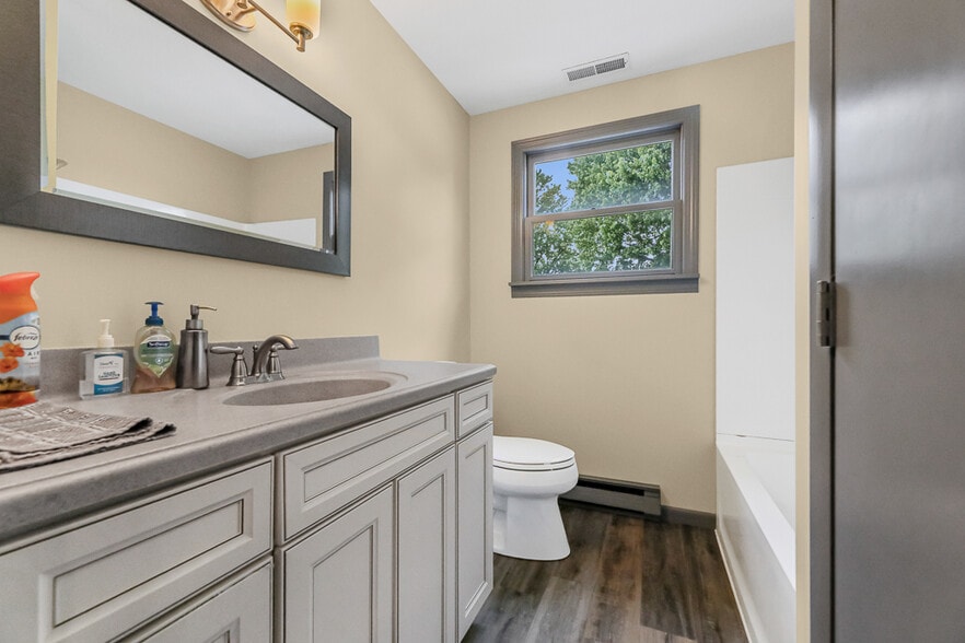 More Photos Of 13390 Ravenna Ave NE, Hartville Flex For Sale