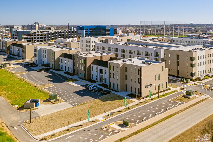 More Photos Of 5100 W Park Dr, Rogers Unknown For Lease