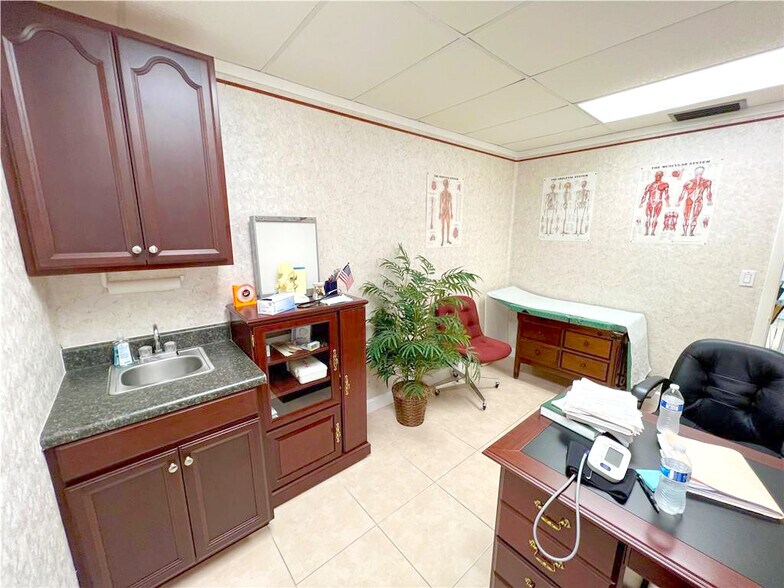 More Photos Of 2331 N State Road 7, Lauderhill Office For Sale