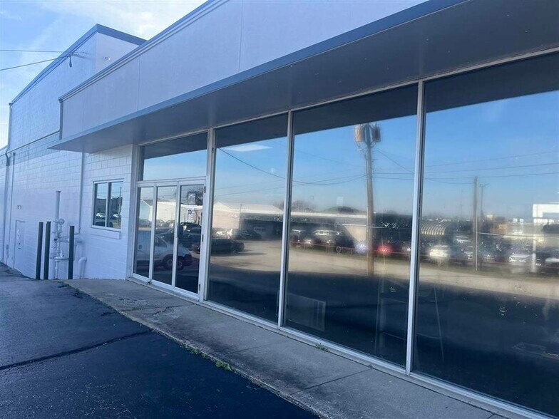 More Photos Of 4120 S US Highway 41, Terre Haute Auto Dealership For Sale