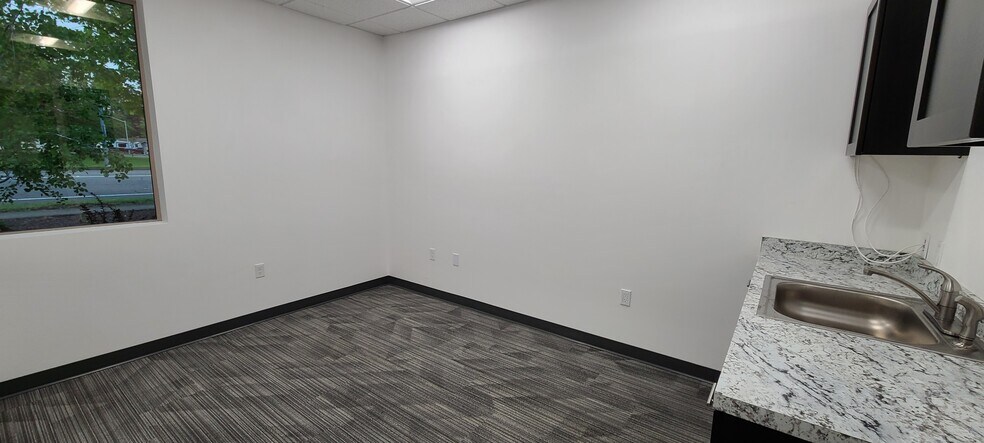 More Photos Of 2025 Madrona Ave SE, Salem Office For Lease