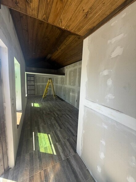 More Photos Of 14 Utility Dr, Palm Coast Industrial For Lease