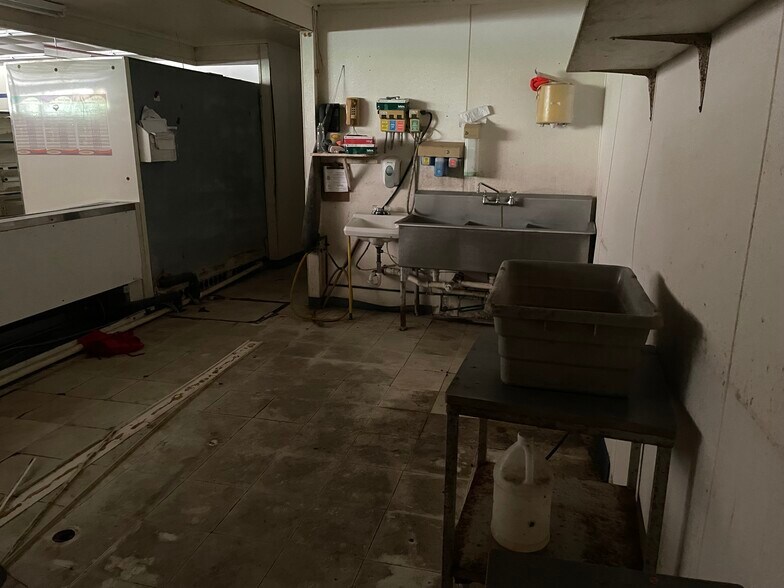 More Photos Of 937 N 1st St, Stephens Restaurant For Sale