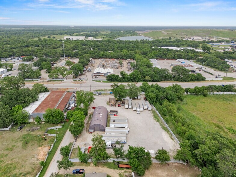 More Photos Of 9505 S Central Expy, Dallas Warehouse For Sale