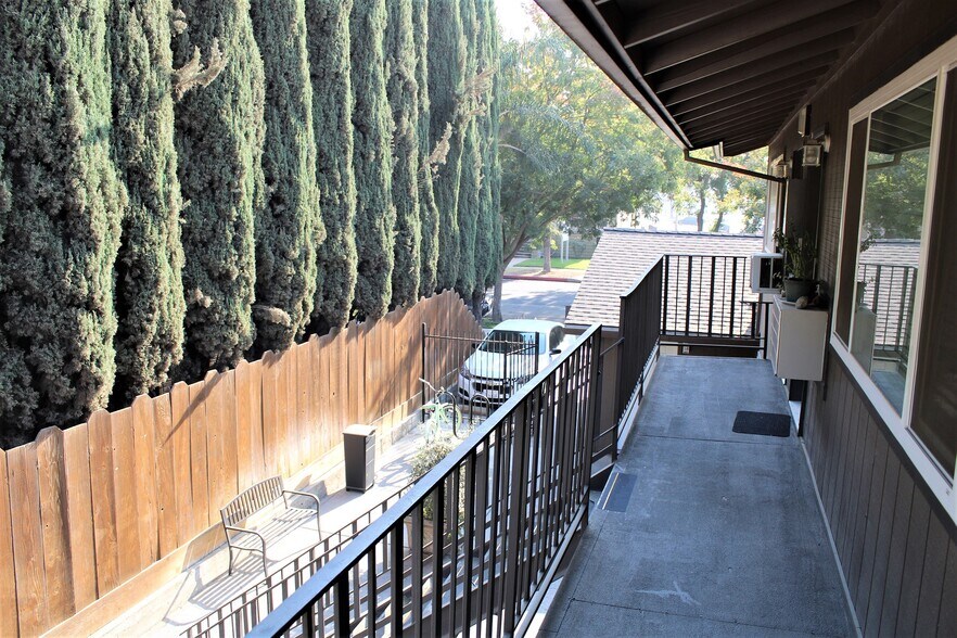 More Photos Of 823-831 W 18th St, Merced Apartments For Sale