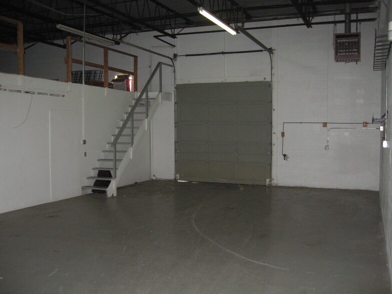 More Photos Of 7 Thompson Rd, East Windsor Light Manufacturing For Lease