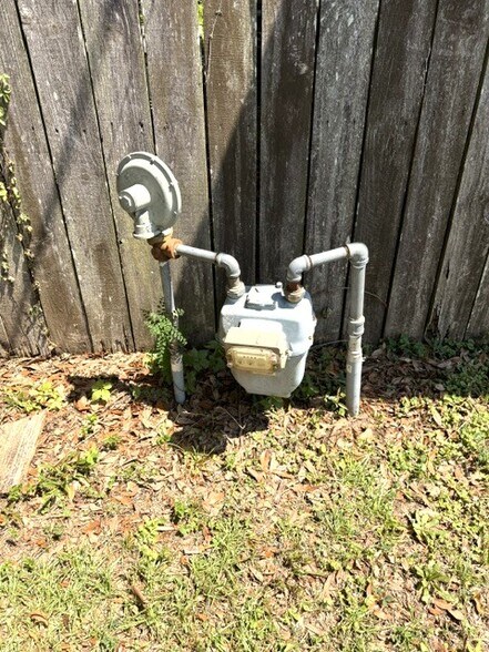 More Photos Of 2320 Town St, Pensacola Industrial For Sale
