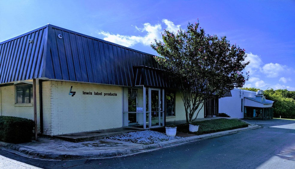 More Photos Of 2300 Race St, Fort Worth Warehouse For Lease