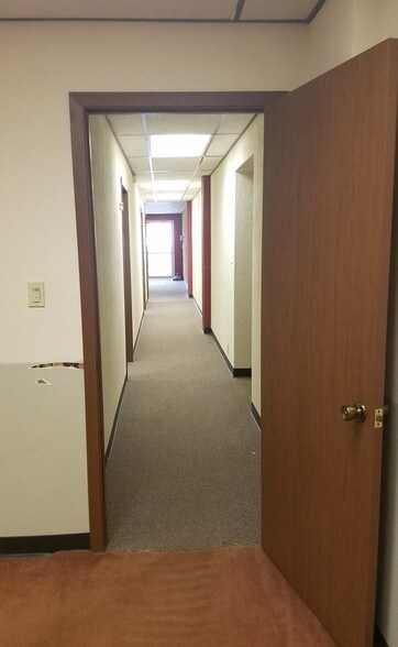 More Photos Of 1817 Washington St, Two Rivers Office Residential For Sale