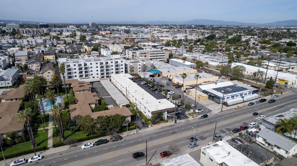 More Photos Of 5331 Cahuenga Blvd, North Hollywood Apartments For Sale