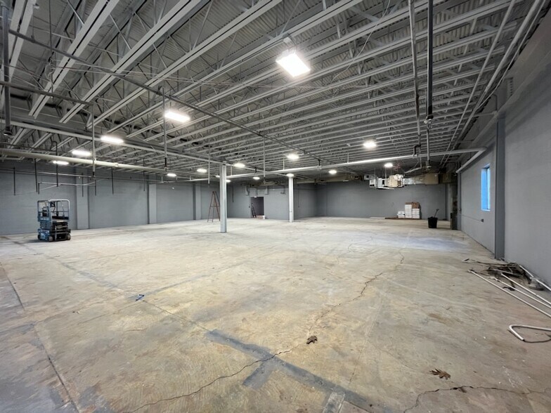 More Photos Of 110 Webb St, Hamden Warehouse For Lease