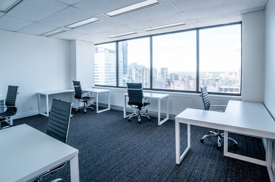 More Photos Of 180 Dundas St W, Toronto Office For Lease