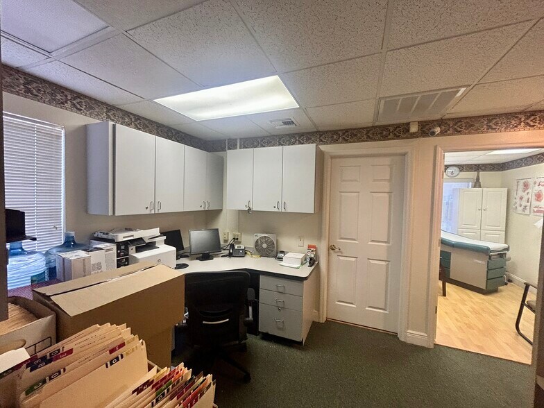 More Photos Of 5939 Virginia, New Port Richey Medical For Sale