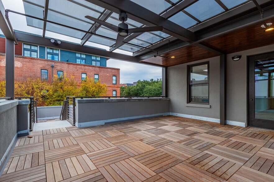 More Photos Of 30-32 Martin Luther King Jr Blvd, Savannah Restaurant For Lease