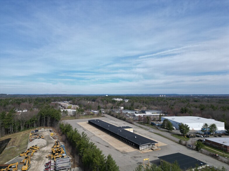 More Photos Of 28 Sterling Rd, Billerica Truck Terminal For Lease