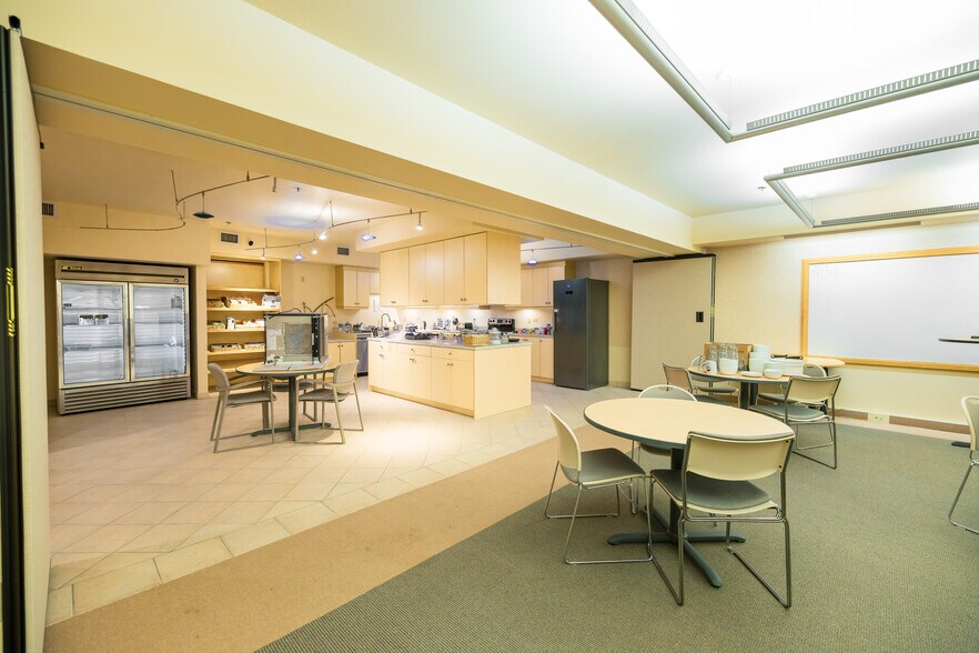 More Photos Of 1315 Cornwall Ave, Bellingham Office For Lease