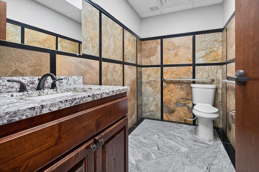 More Photos Of 16751 W Basin St, Odessa Warehouse For Sale